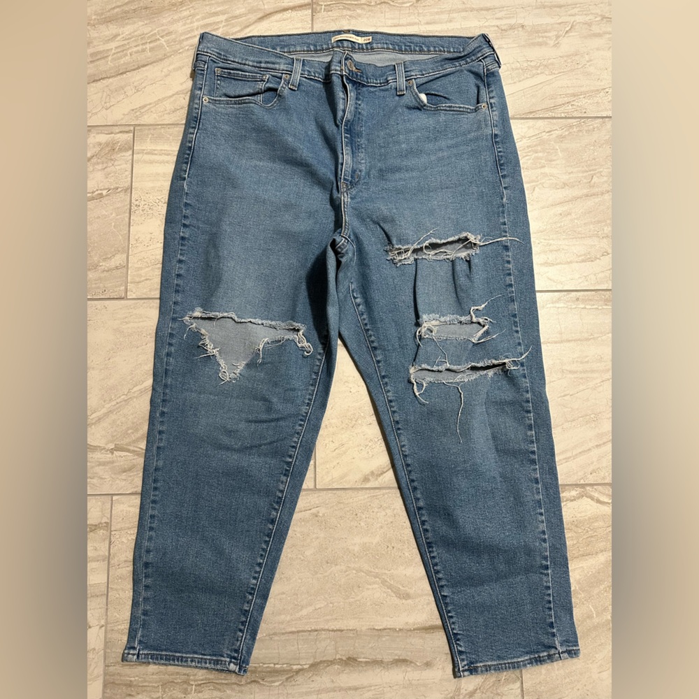 Levi’s High Waisted Mom Jeans